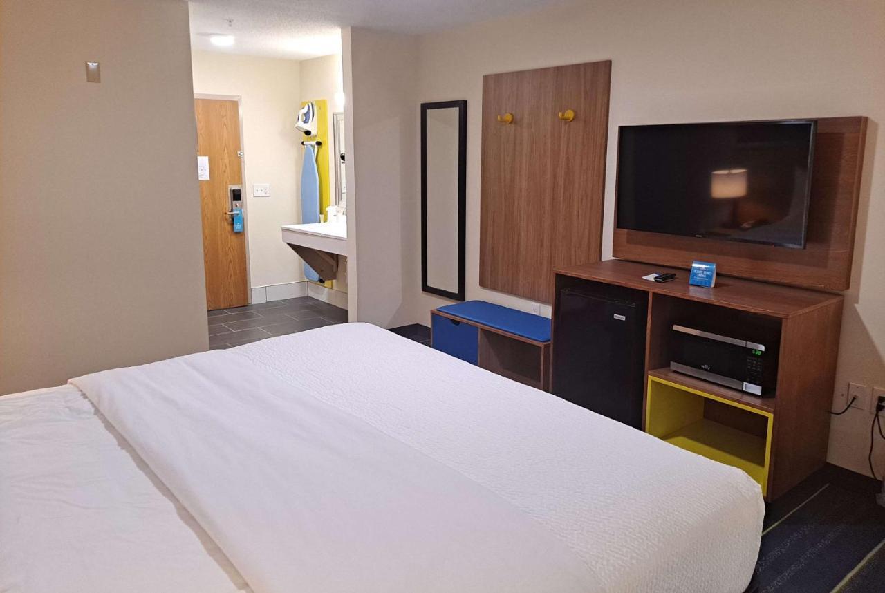 Days Inn By Wyndham Grayson Экстерьер фото